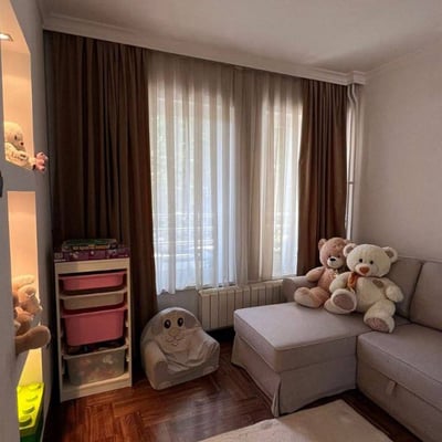 Alquiler de un espacioso apartamento de 3 habitaciones, 125 m², centro de la ciudad, Belgrado, Serbia